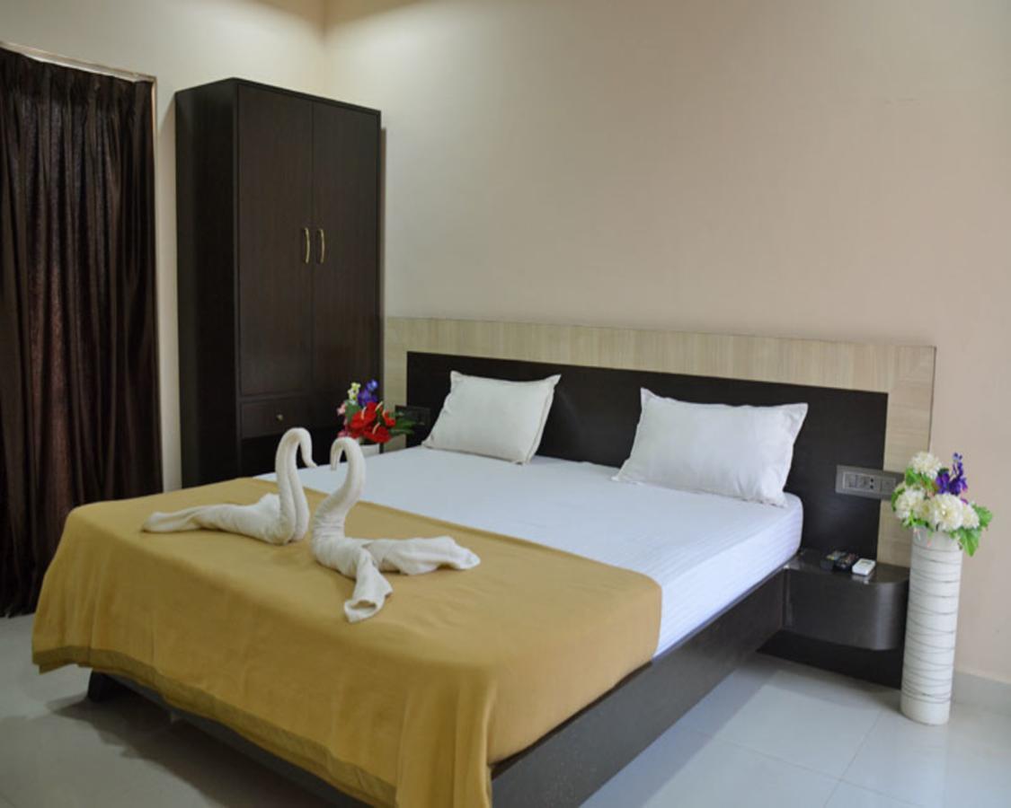 Planet Goa Beach Resort Calangute Exterior photo